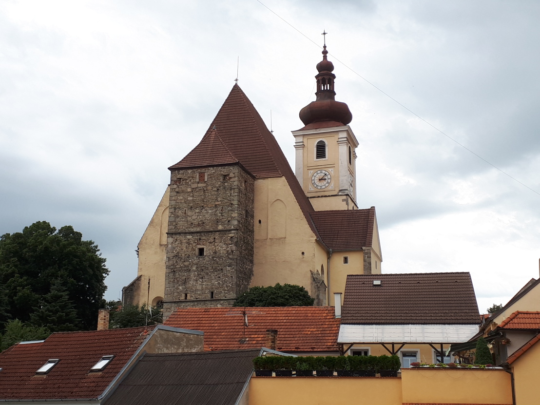 Kostel je dominantou Trhových Svinů
